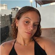 Profesora de inglés apta para niños desde infantil hasta primaria.